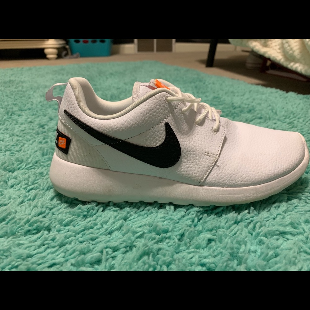 Roshes Nike